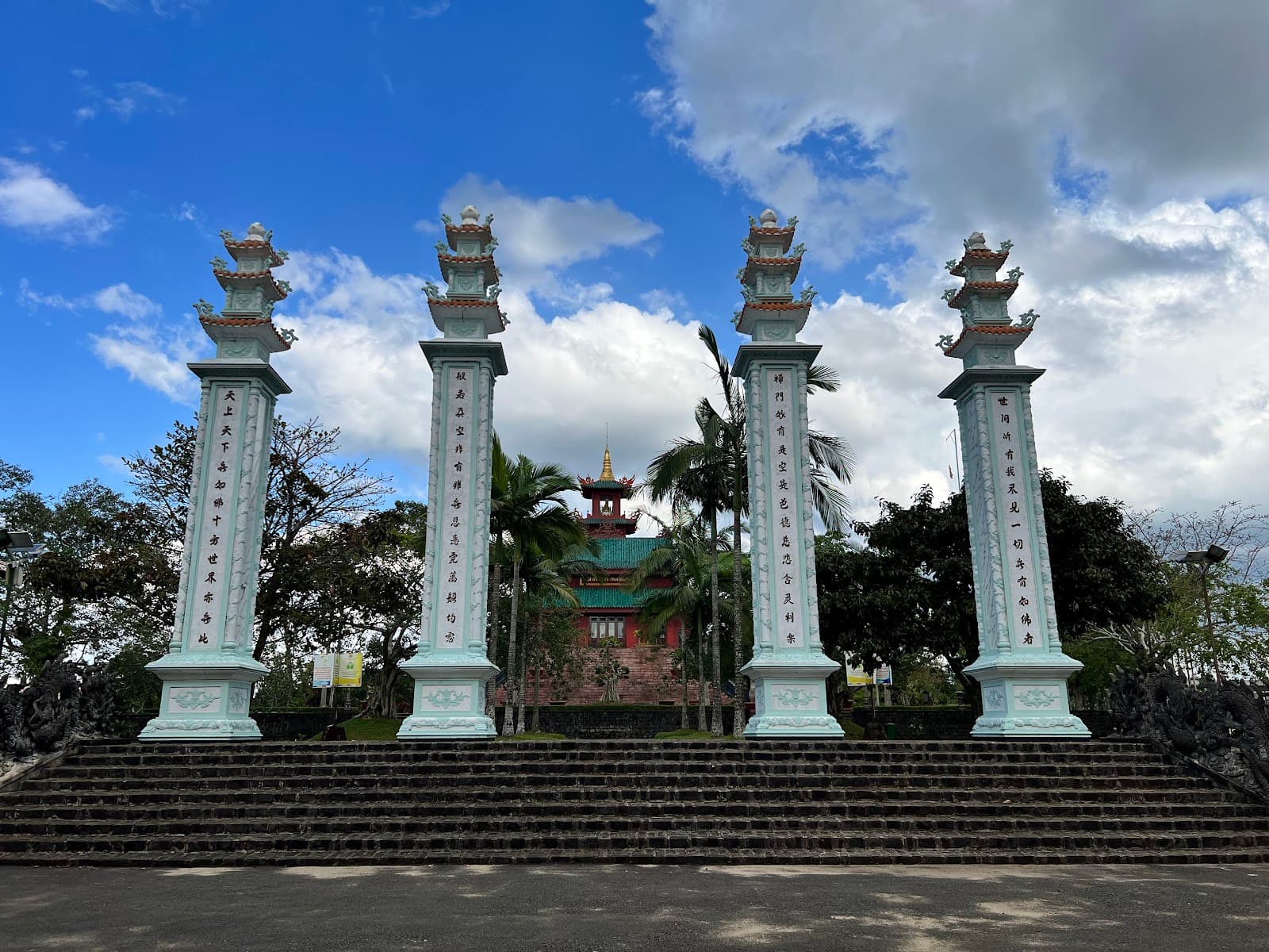 Chùa Hoa Nghiêm - Bảo Lâm