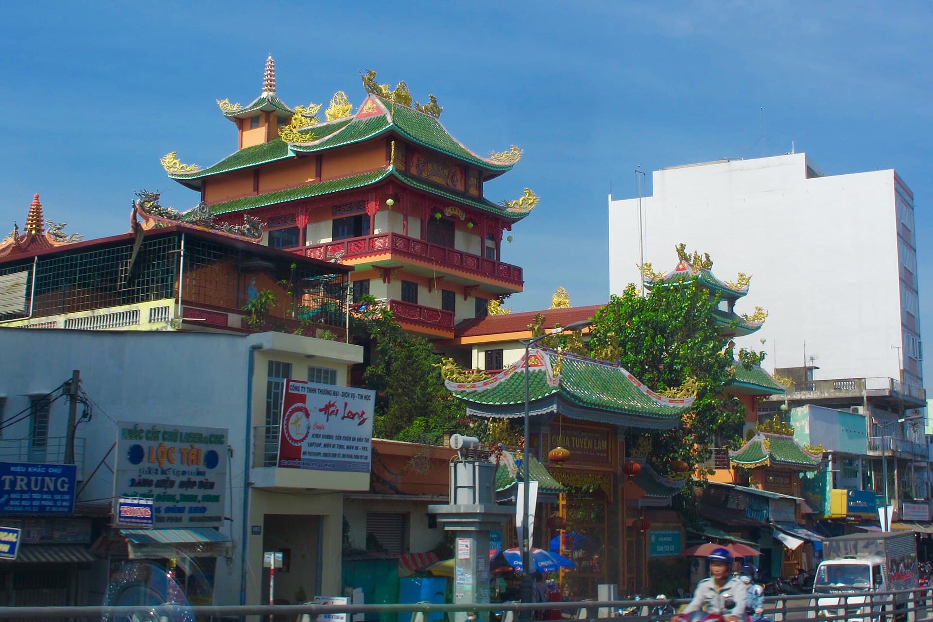 Chùa Huệ Lâm