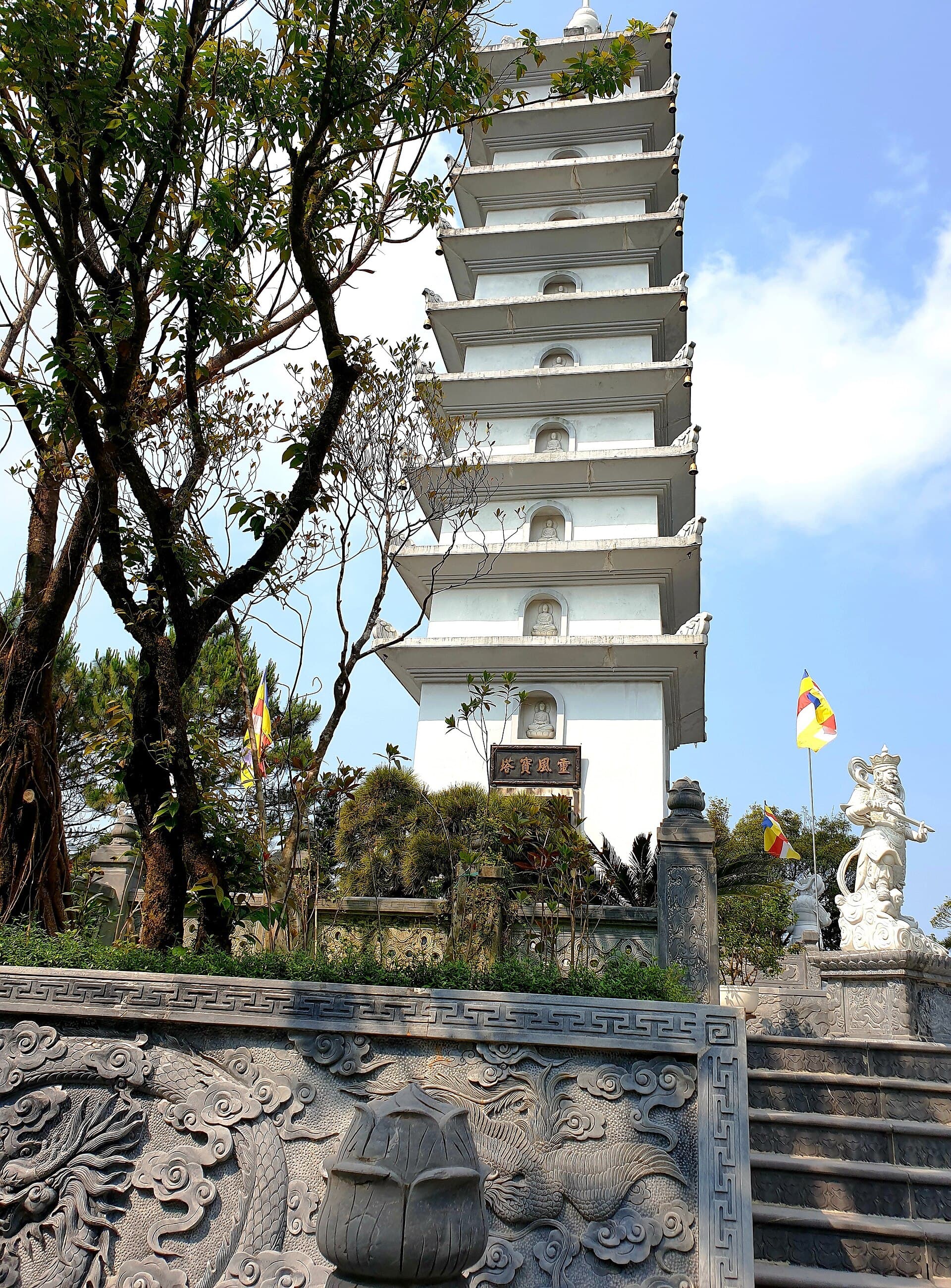 Linh Phong Bảo Tháp