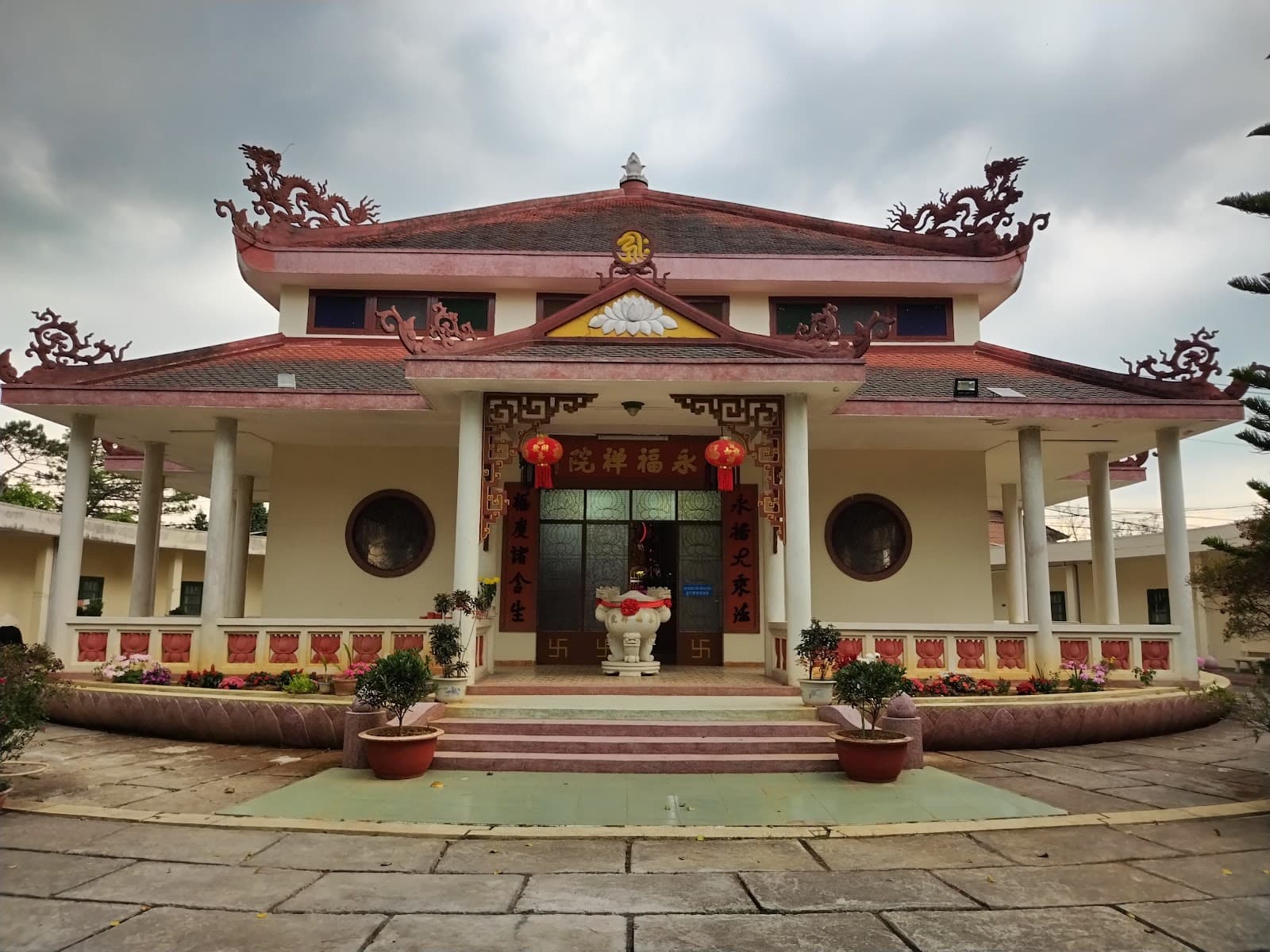 Minh Nguyệt Cư Sĩ Lâm