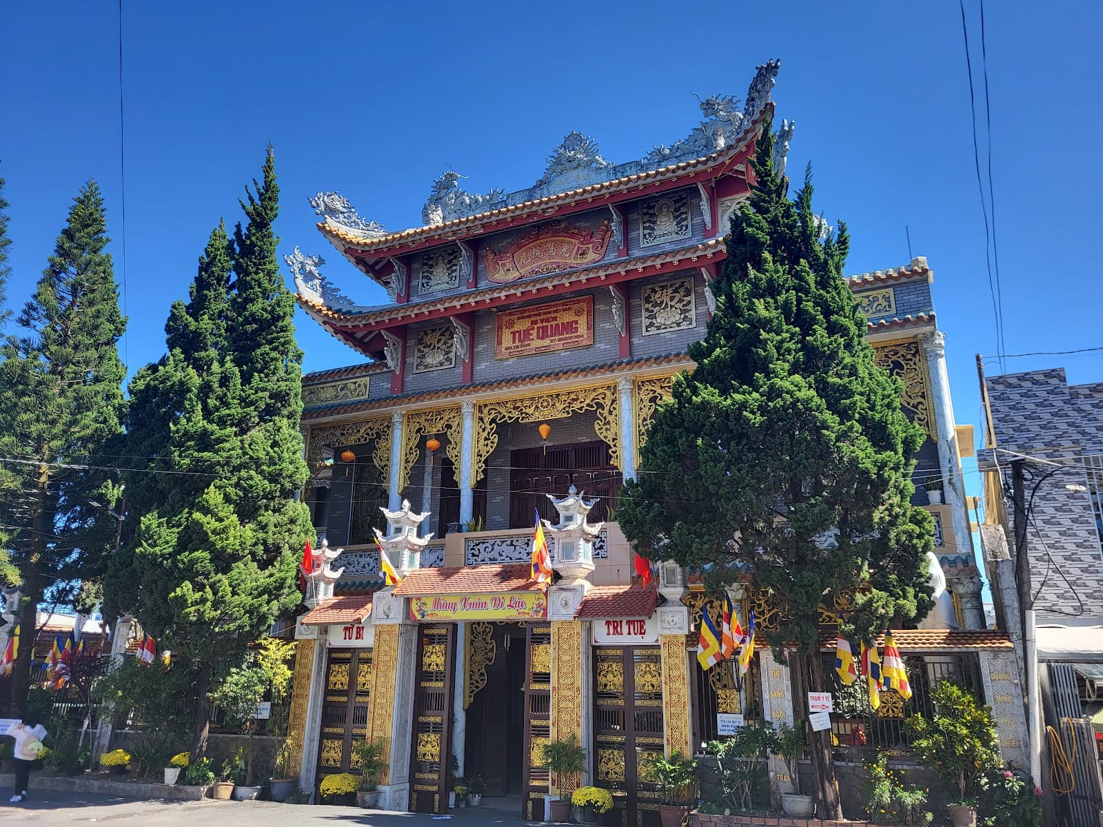 Ni Viện Tuệ Quang