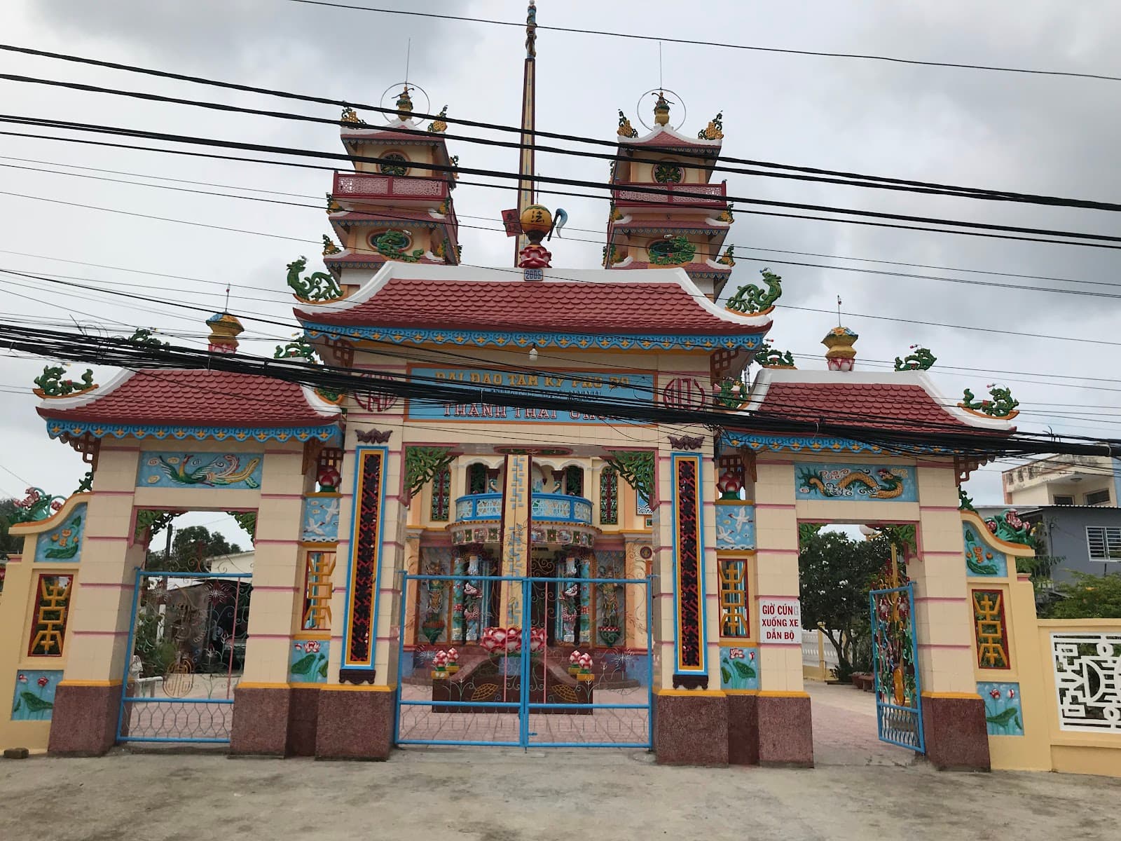 O-Mon Cao Dai Temple