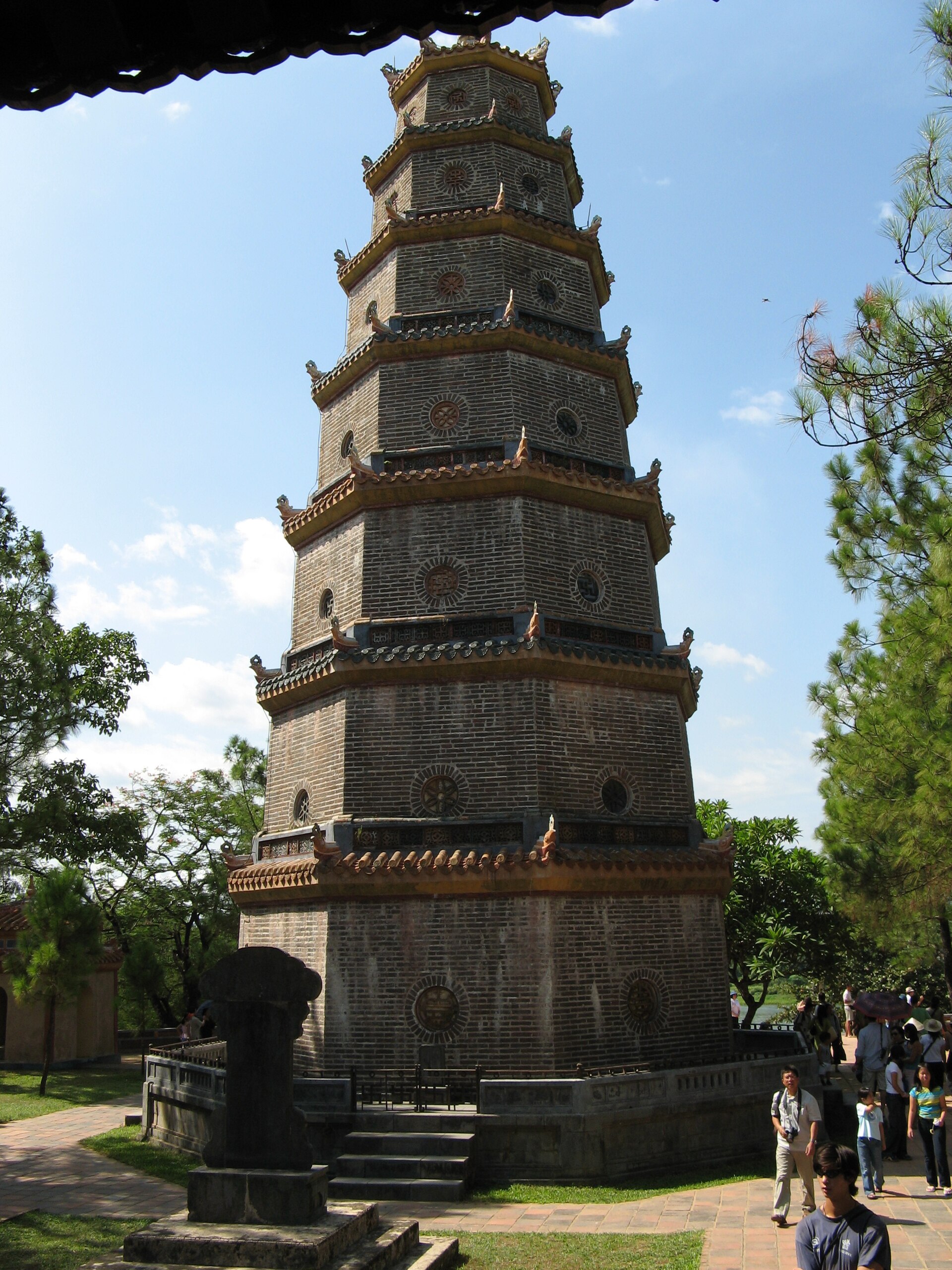 Phuoc Duyen Pagoda (Chua Phuoc Duyen)