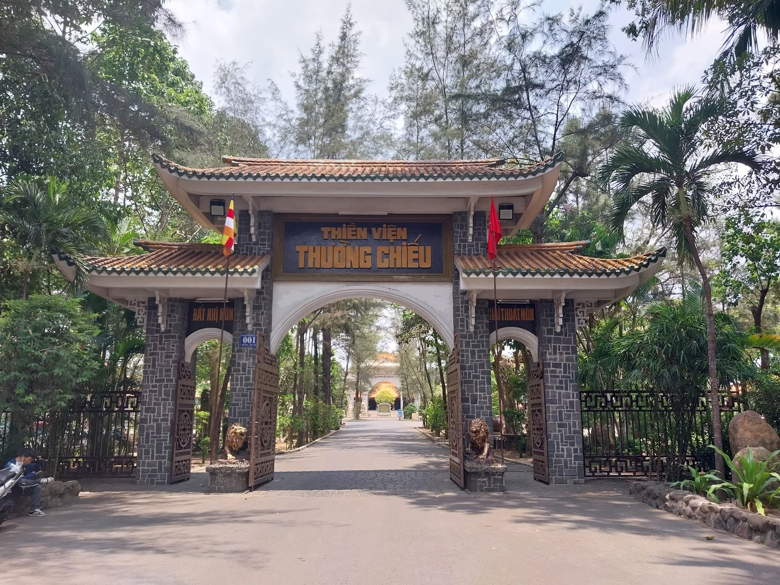 Thiền viện Thường Chiếu