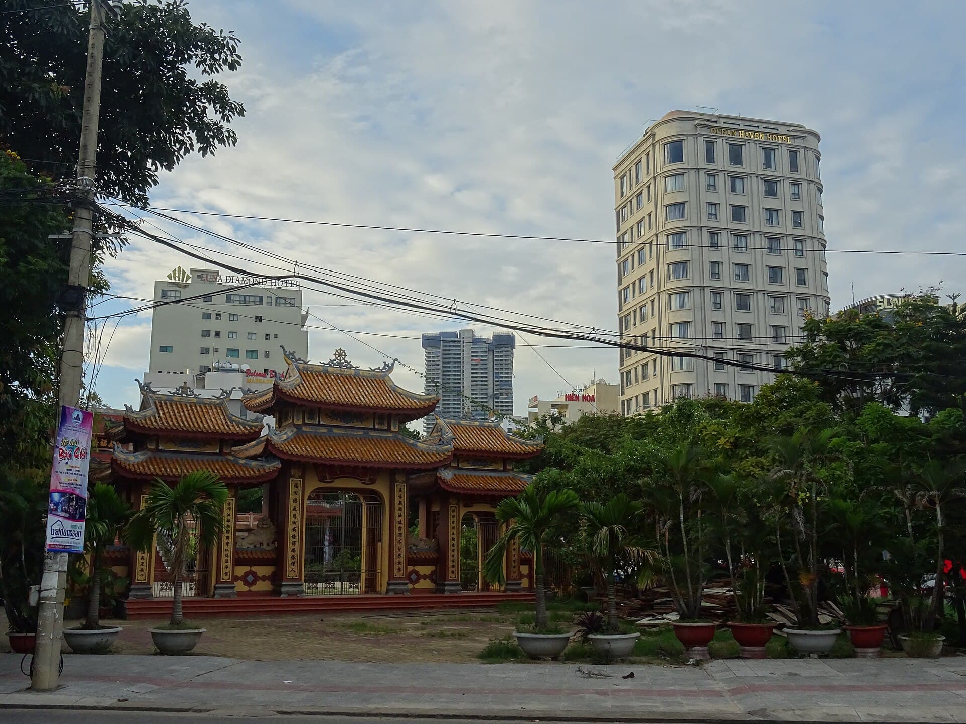 Tượng Phật Quan Âm - Chùa Mỹ Khê